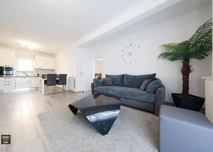 Carmen Deluxe Apartment *